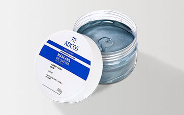 Pele hidratada e iluminada com a Máscara de Safira