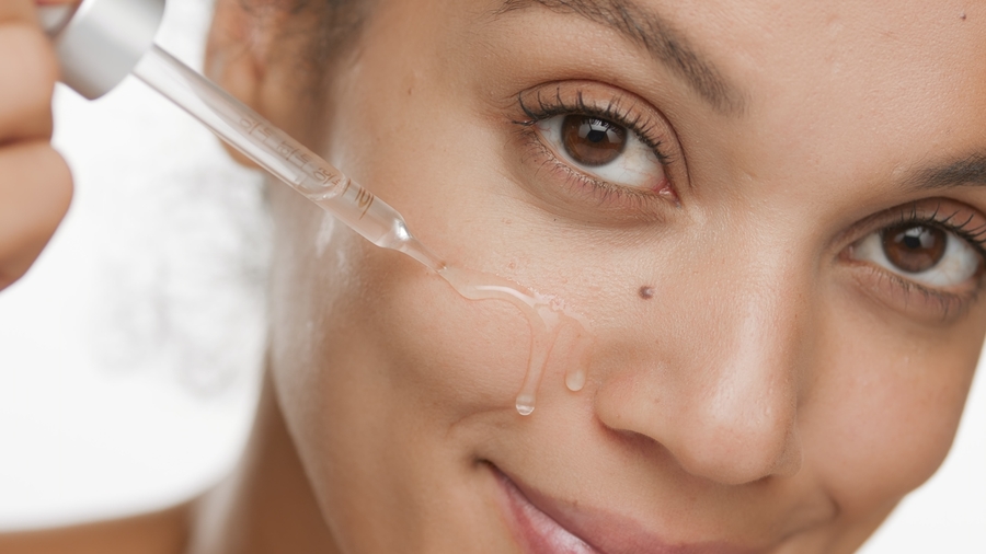 S&eacute;rum facial: para que serve e como aplicar