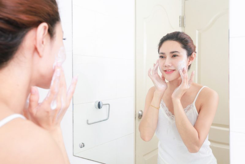 Saiba como higienizar o seu tipo de pele corretamente